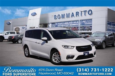 Photo of a 2023 Chrysler Pacifica Touring L 4DR Mini-Van for sale