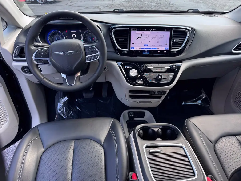 2023 Chrysler Pacifica - $19,703