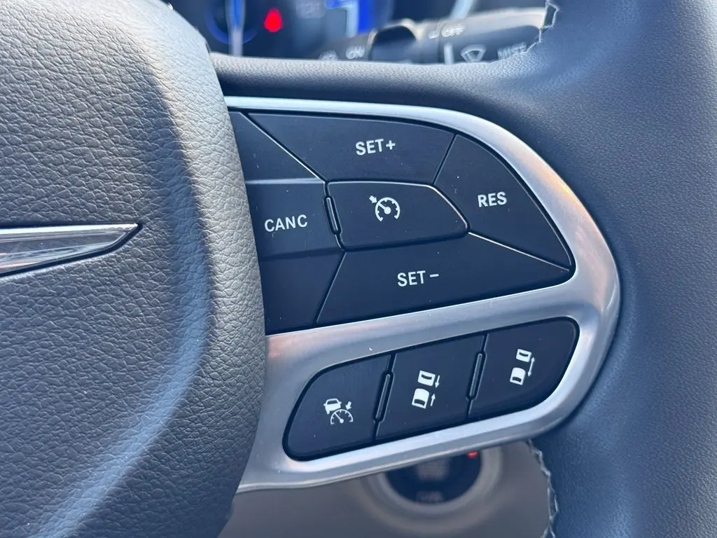 2023 Chrysler Pacifica - $19,703