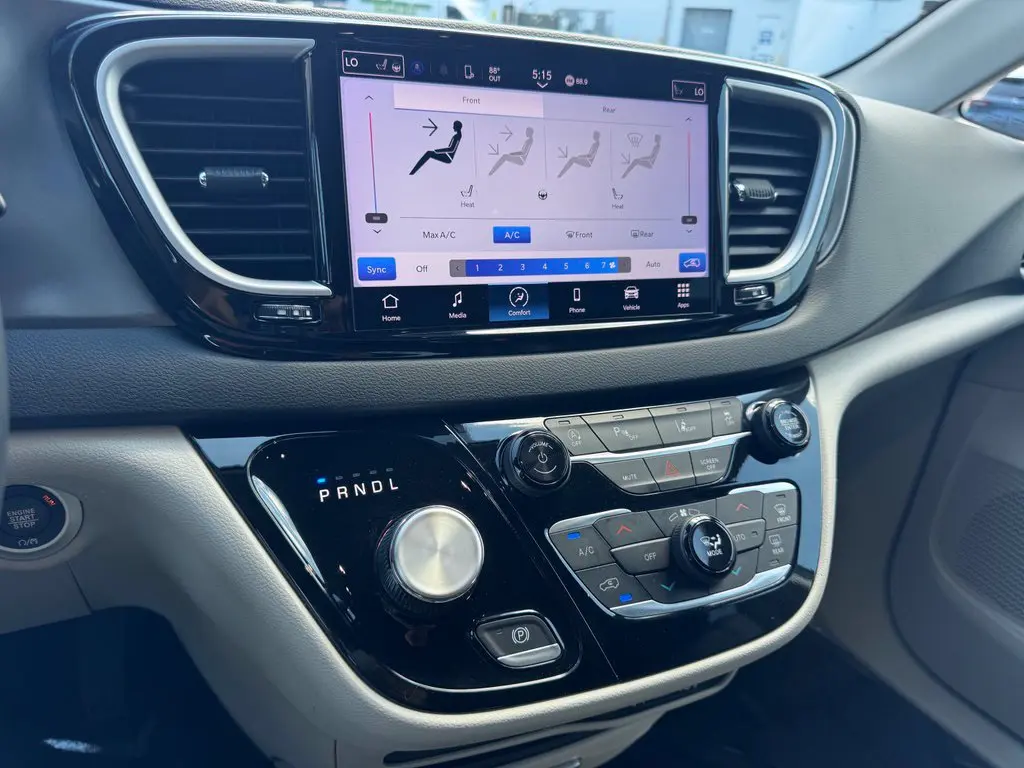 2023 Chrysler Pacifica - $19,703