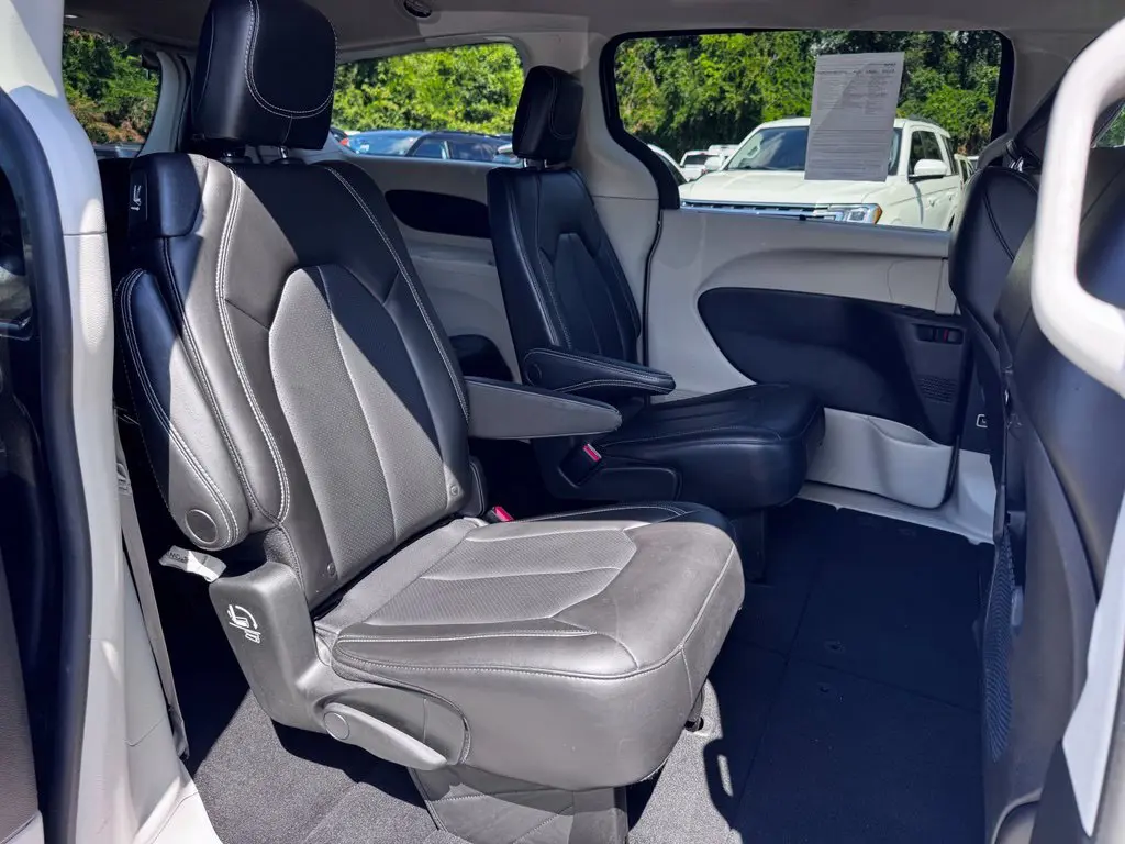 2023 Chrysler Pacifica - $19,703
