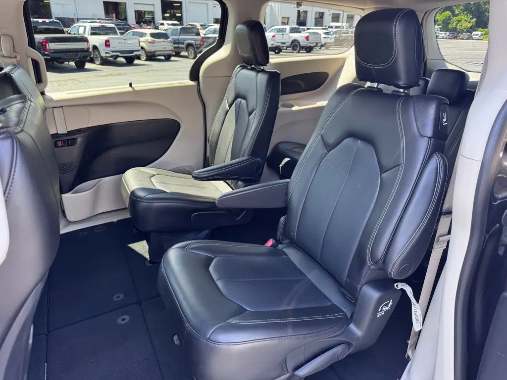 2023 Chrysler Pacifica - $19,703