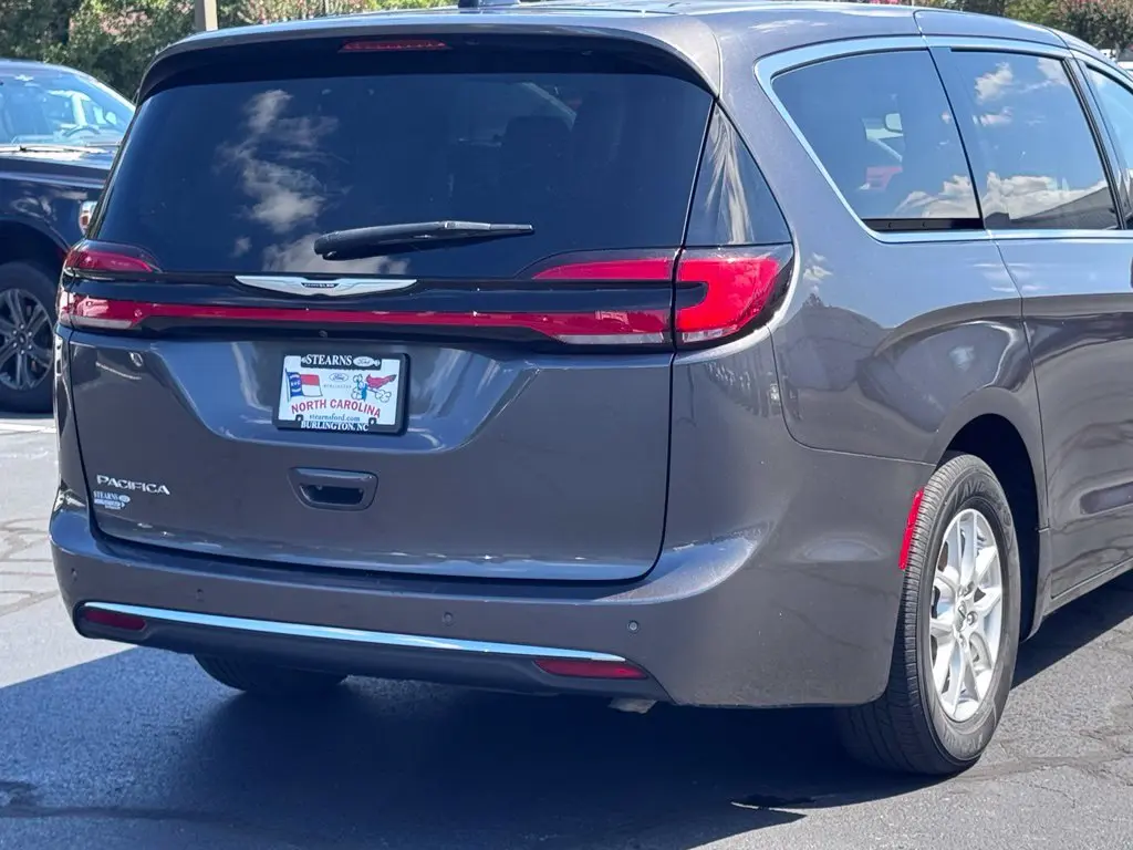 2023 Chrysler Pacifica - $19,703