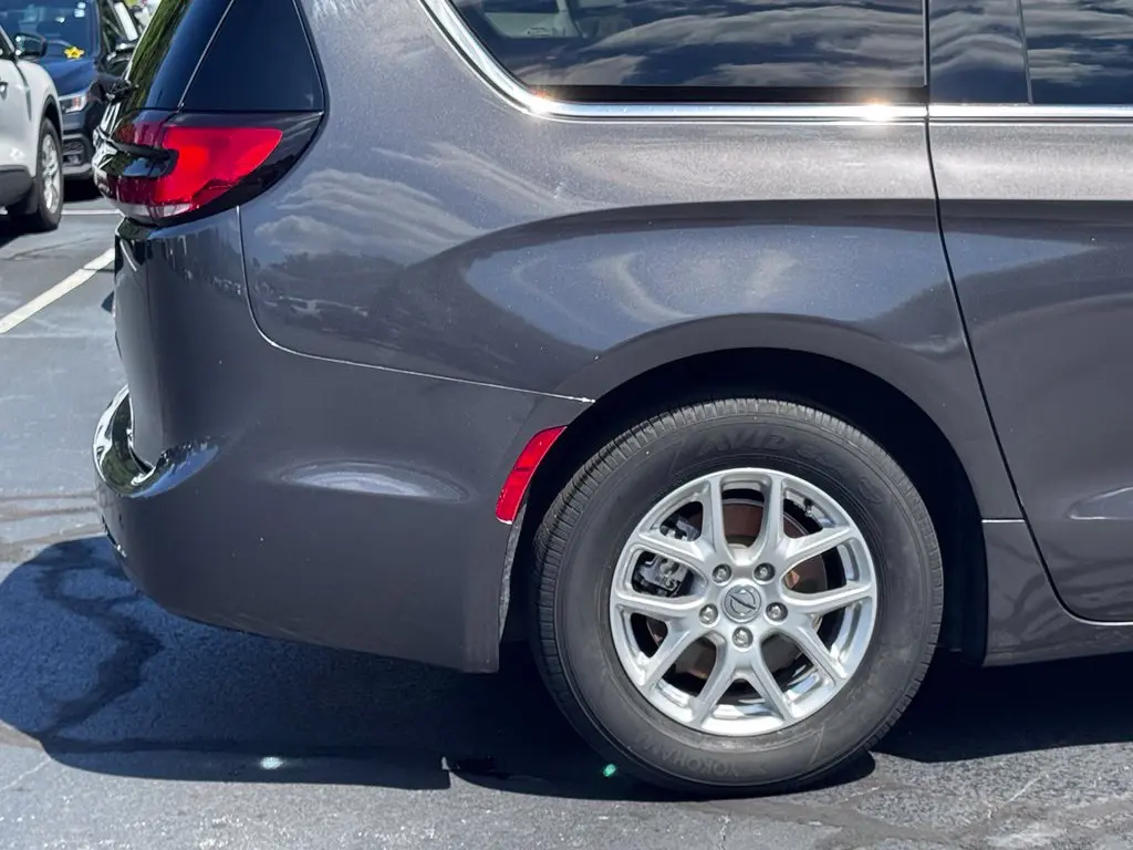 2023 Chrysler Pacifica - $19,703
