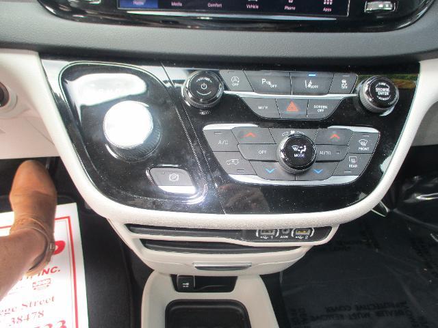 2023 Chrysler Pacifica - $29,987