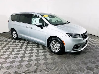 Photo of a 2023 Chrysler Pacifica Touring L 4DR Mini-Van for sale