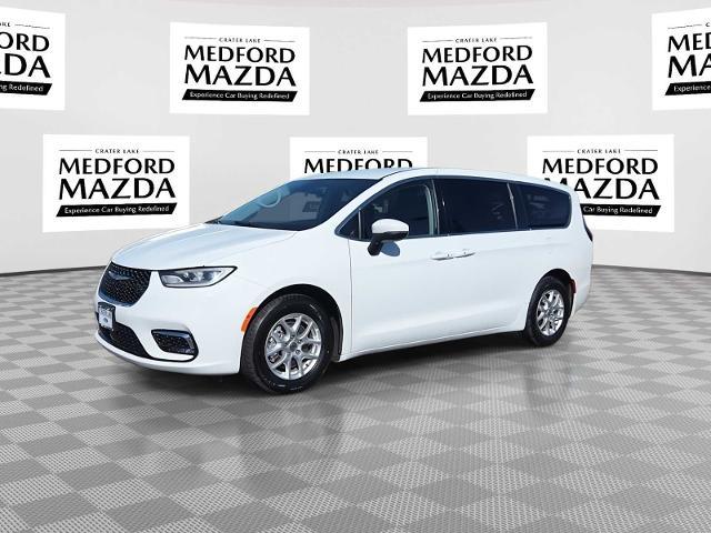 2023 Chrysler Pacifica - $22,235