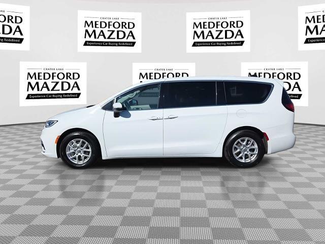 2023 Chrysler Pacifica - $22,235