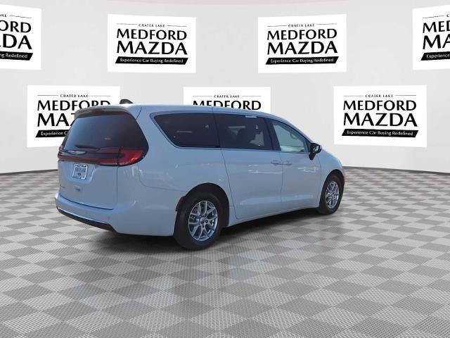 2023 Chrysler Pacifica - $22,235