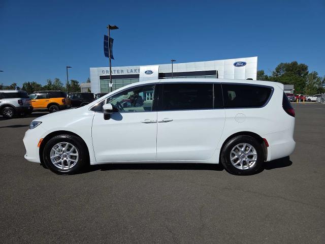 2023 Chrysler Pacifica - $22,235