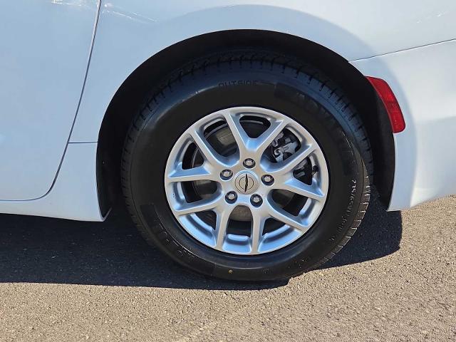 2023 Chrysler Pacifica - $22,235