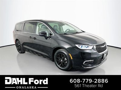 Photo of a 2023 Chrysler Pacifica Touring L 4DR Mini-Van for sale