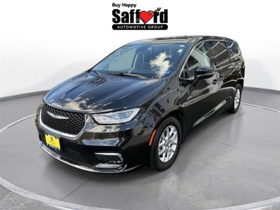 Photo of a 2023 Chrysler Pacifica Touring L 4DR Mini-Van for sale