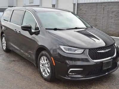 Photo of a 2023 Chrysler Pacifica Touring L 4DR Mini-Van for sale