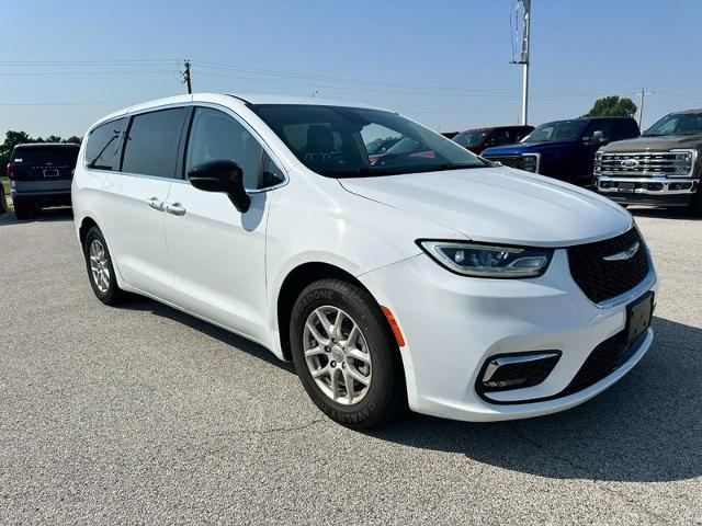 2024 Chrysler Pacifica - $21,812