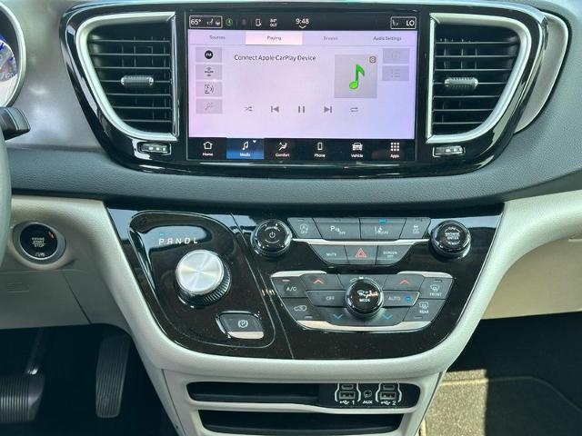 2024 Chrysler Pacifica - $21,812