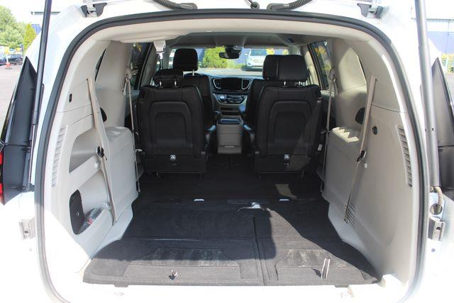 2024 Chrysler Pacifica - $25,890