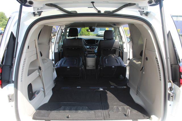 2024 Chrysler Pacifica - $25,890