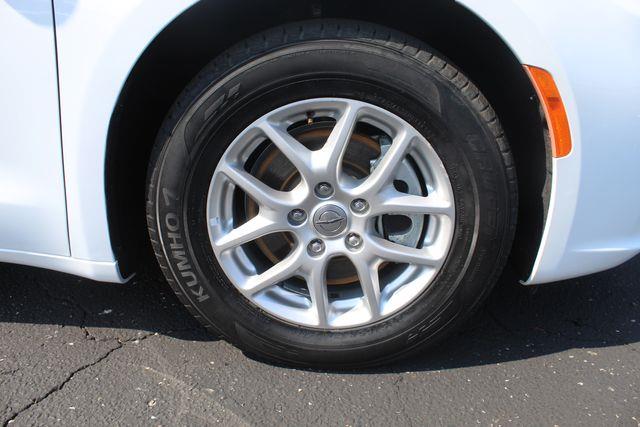 2024 Chrysler Pacifica - $25,890