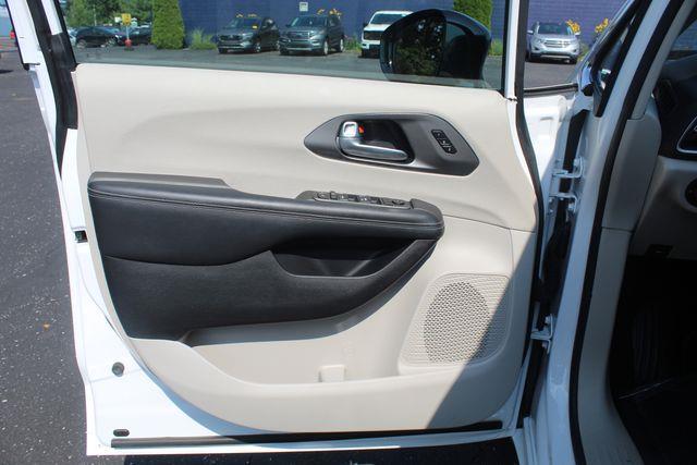 2024 Chrysler Pacifica - $25,890