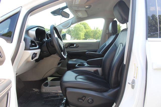 2024 Chrysler Pacifica - $25,890