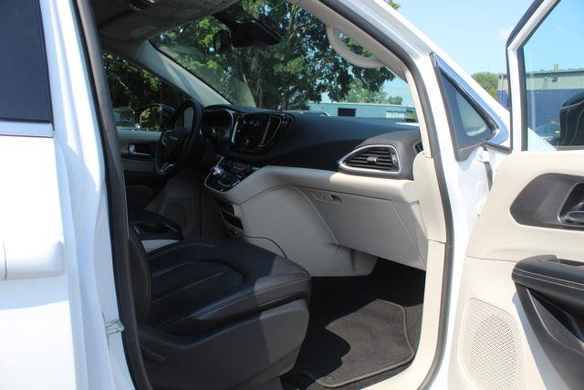 2024 Chrysler Pacifica - $25,890