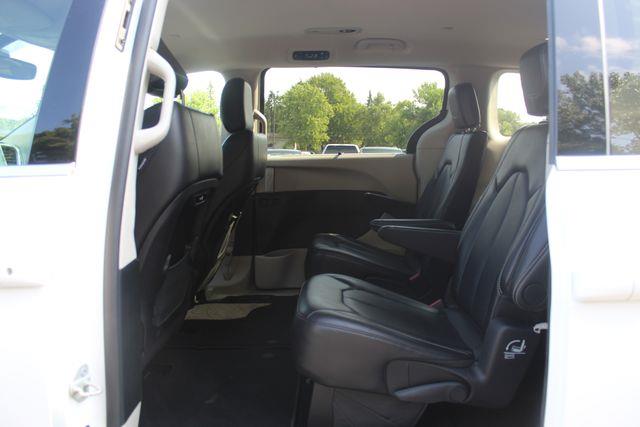 2024 Chrysler Pacifica - $25,890