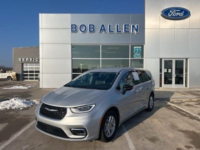 Photo of a 2024 Chrysler Pacifica Touring L 4DR Mini-Van for sale