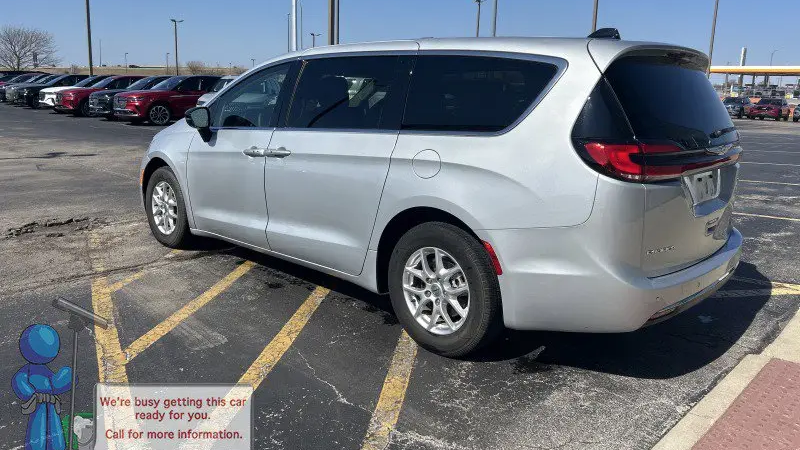 2024 Chrysler Pacifica Touring L