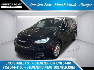 Photo of a 2024 Chrysler Pacifica Touring L 4DR Mini-Van for sale