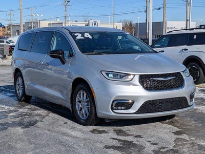 Photo of a 2024 Chrysler Pacifica Touring L 4DR Mini-Van for sale