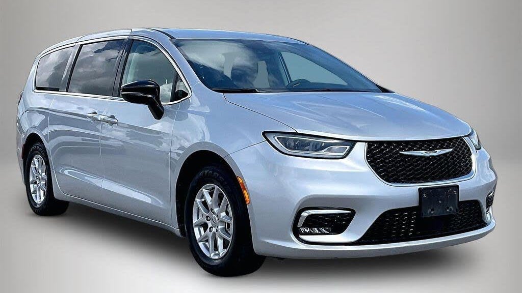 Preowned 2024 Chrysler Pacifica Touring L for Sale