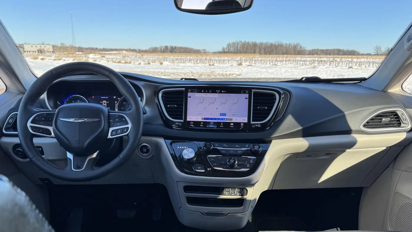 2024 Chrysler Pacifica Touring L