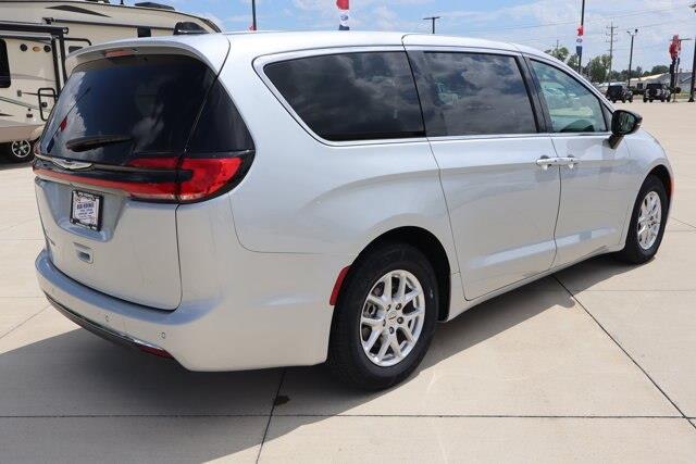 2024 Chrysler Pacifica - $28,990
