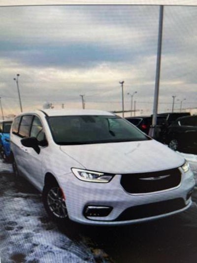 Photo of a 2024 Chrysler Pacifica Touring L 4DR Mini-Van for sale