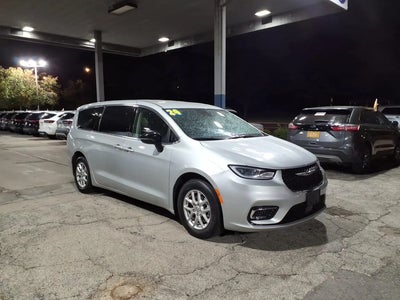 2024 Chrysler Pacifica Touring L 4DR Mini-Van
