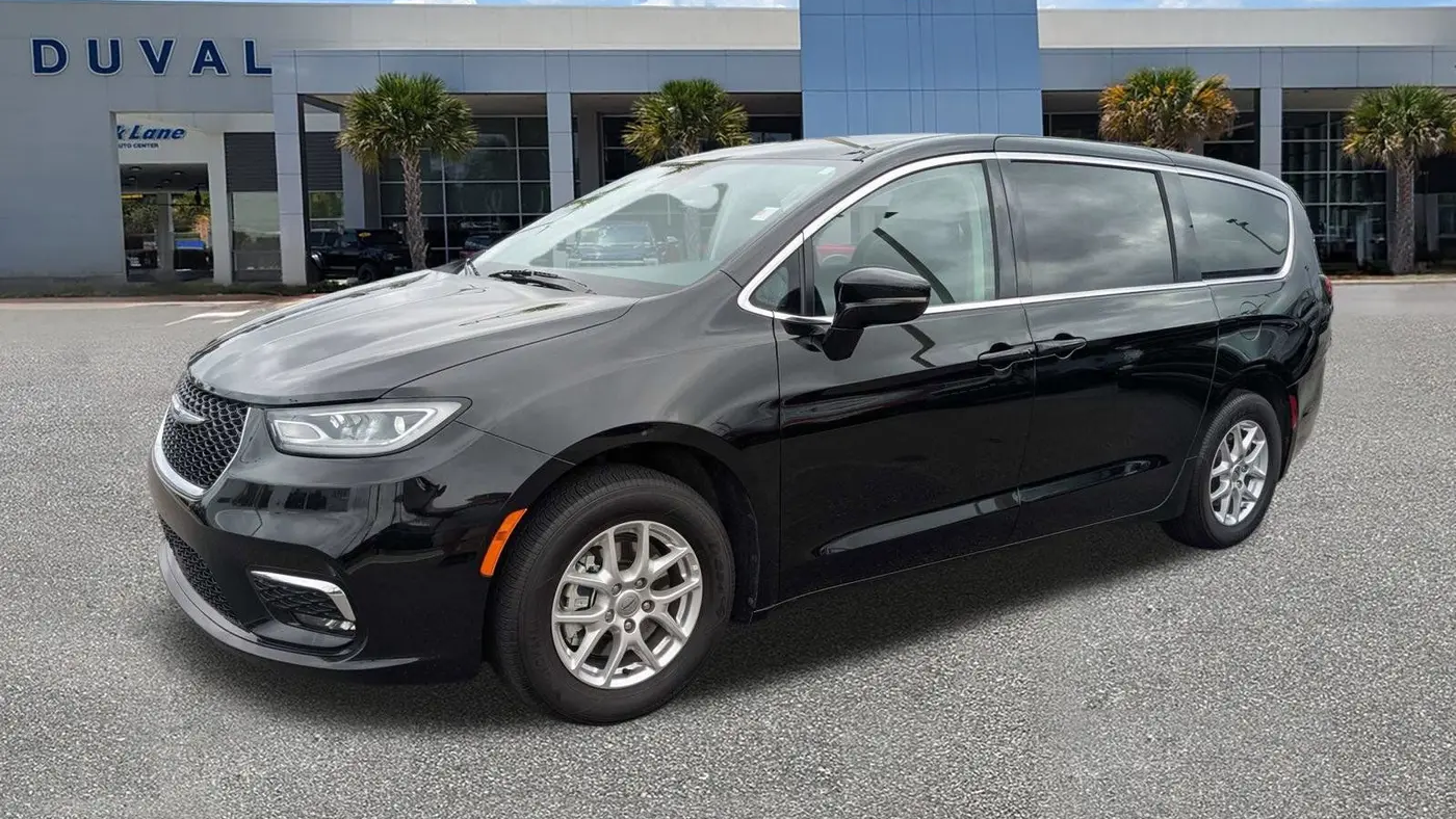 2024 Chrysler Pacifica Touring L