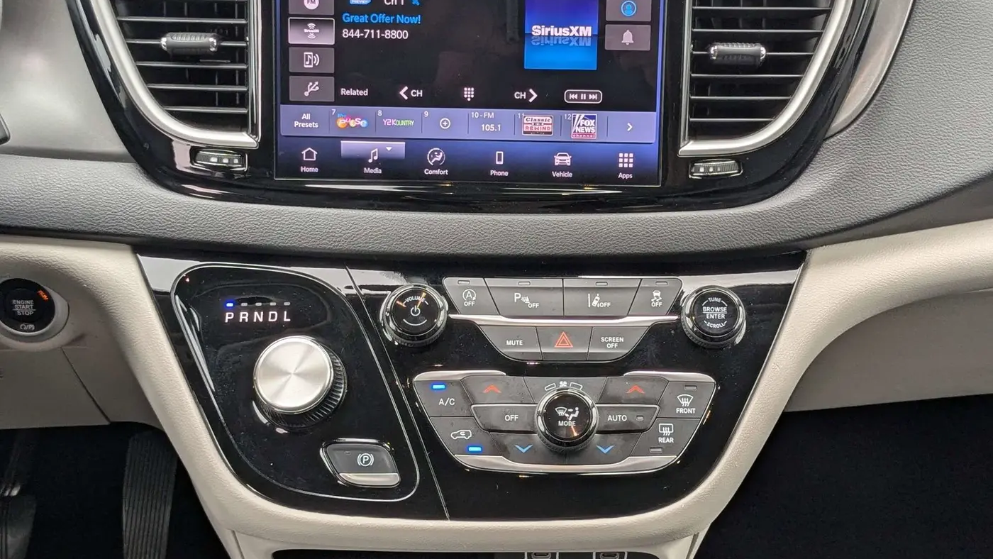 2024 Chrysler Pacifica Touring L