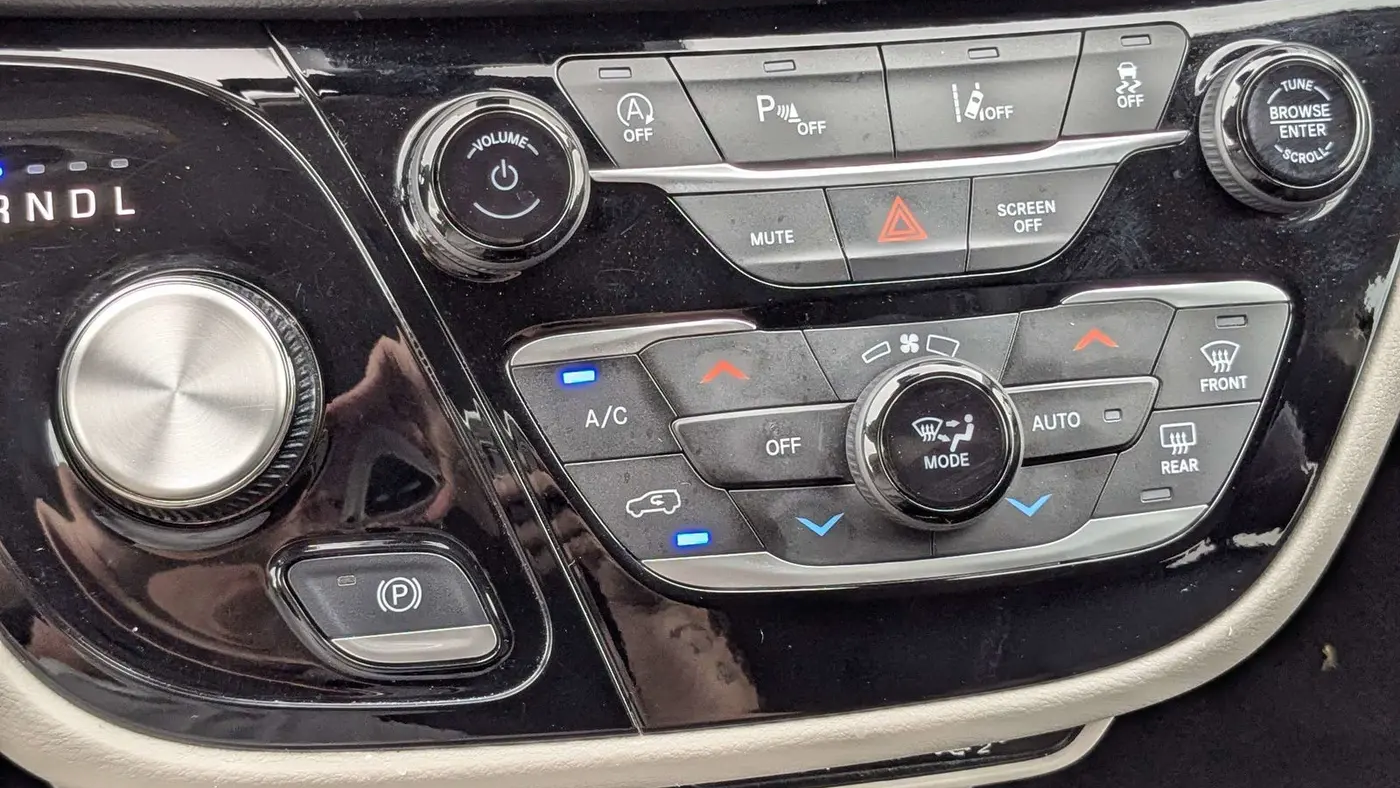 2024 Chrysler Pacifica Touring L
