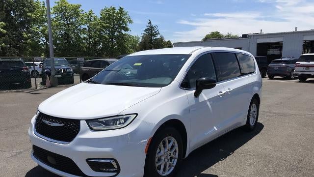 Preowned 2025 Chrysler Pacifica Select for Sale