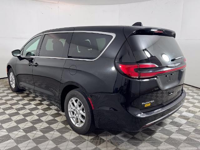 2025 Chrysler Pacifica - $22,500