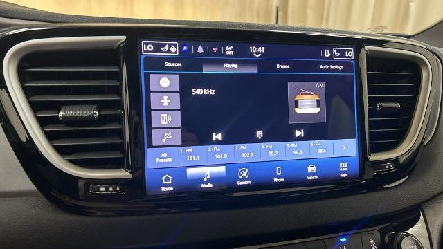 2025 Chrysler Pacifica Select
