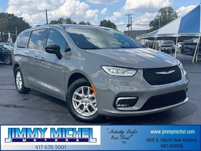 2025 Chrysler Pacifica Select 4DR Mini-Van