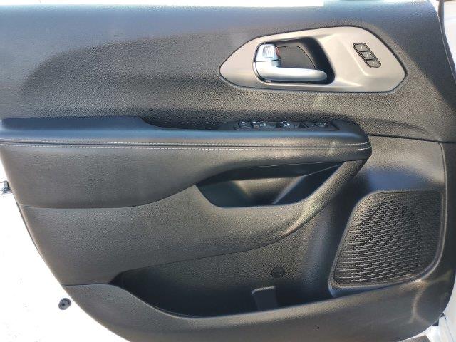 2025 Chrysler Pacifica - $22,900