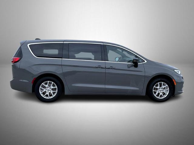 2025 Chrysler Pacifica - $29,484