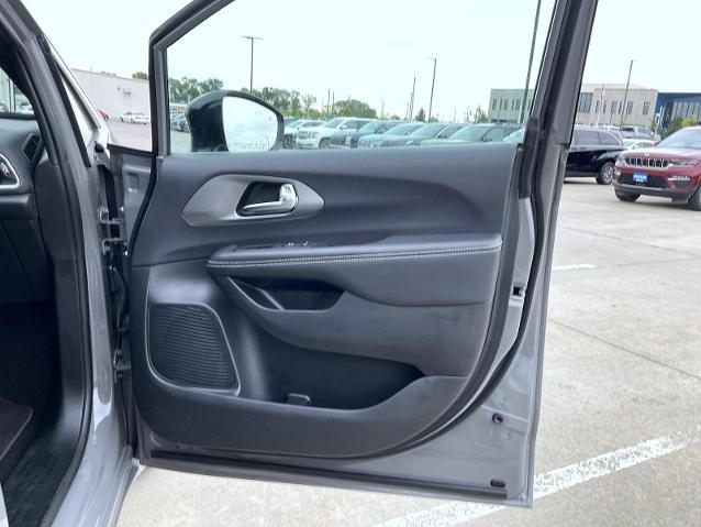 2025 Chrysler Pacifica - $29,484