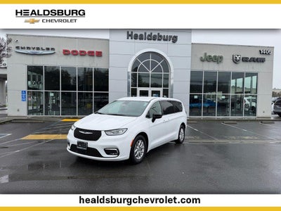 2025 Chrysler Pacifica Select 4DR Mini-Van