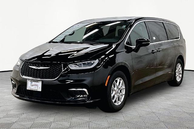 2025 Chrysler Pacifica - $24,903