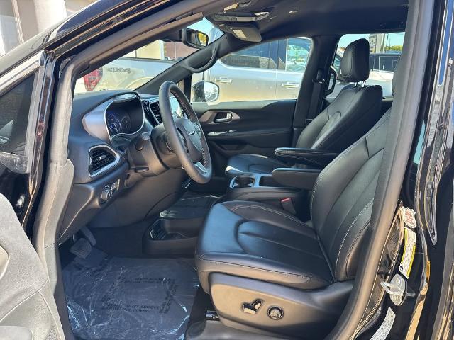 2025 Chrysler Pacifica - $27,259