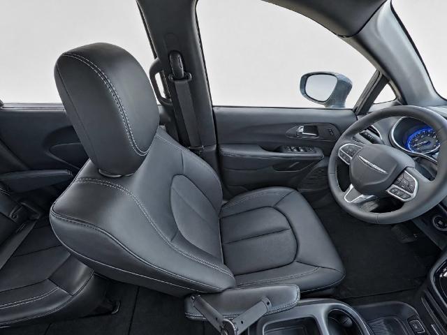2025 Chrysler Pacifica - $27,259